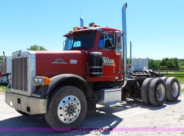 image for item L4814 1990 Peterbilt 379 semi truck