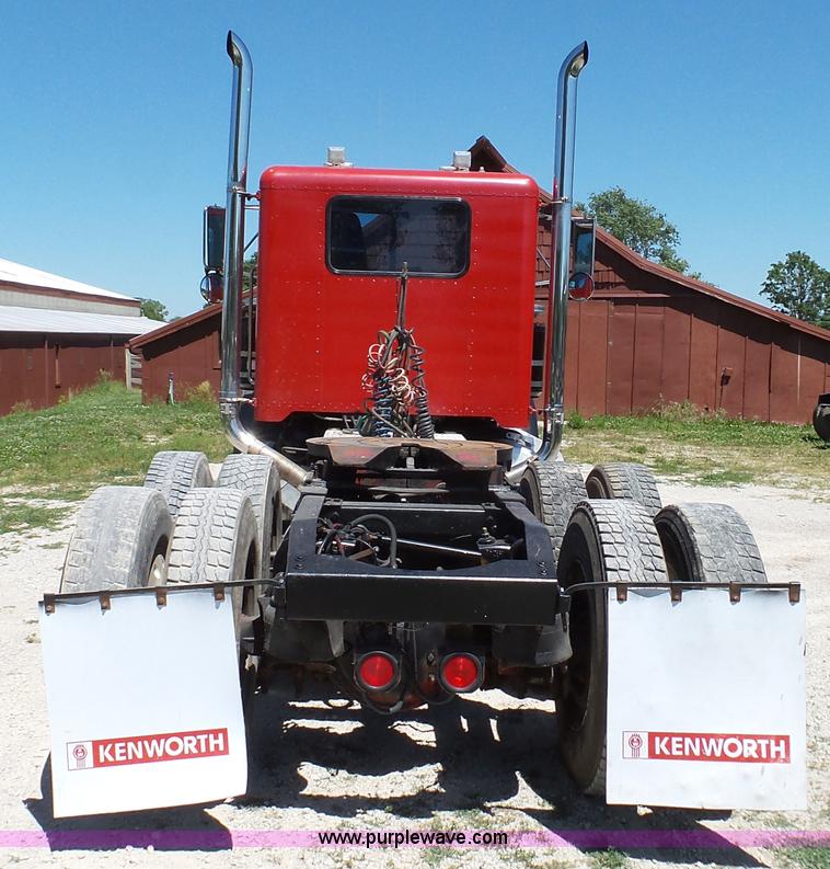 image for item L4814 1990 Peterbilt 379 semi truck