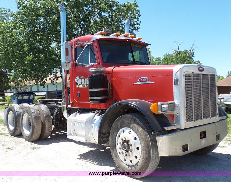 image for item L4814 1990 Peterbilt 379 semi truck
