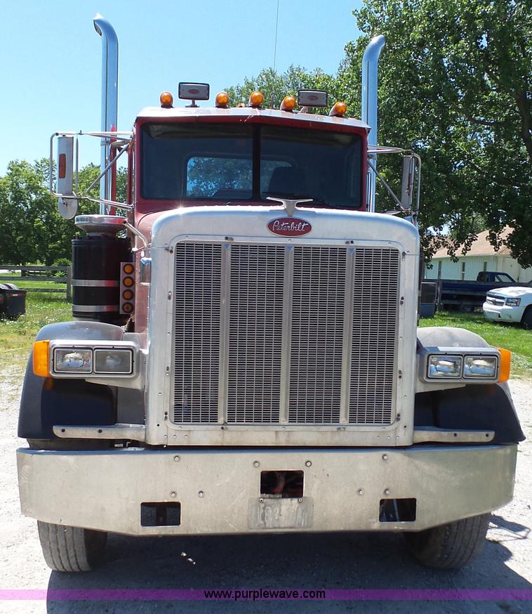image for item L4814 1990 Peterbilt 379 semi truck