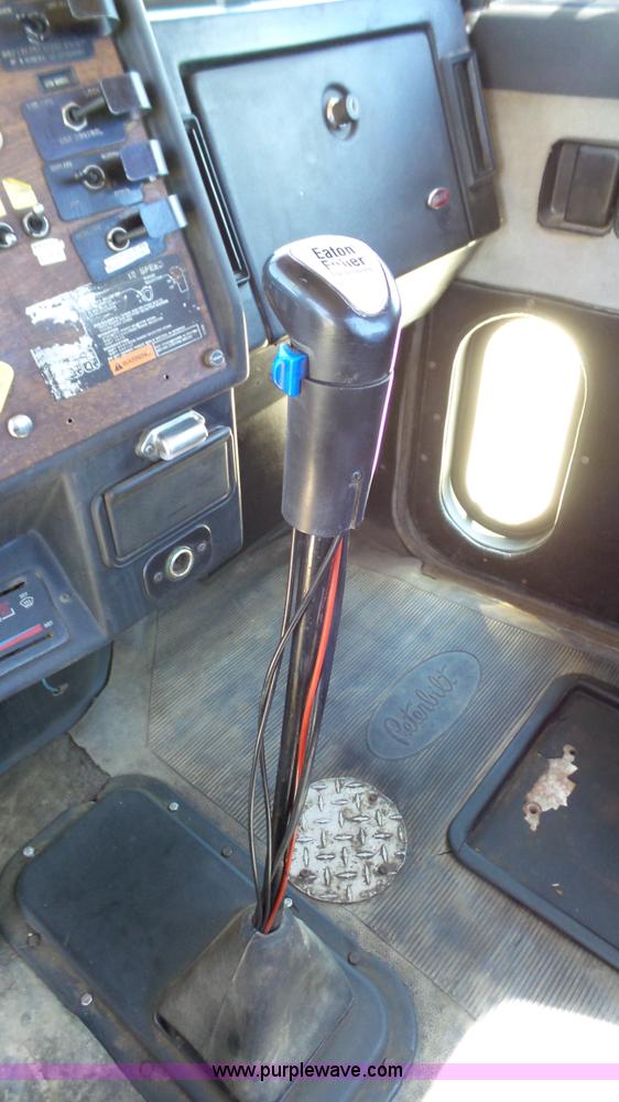 image for item L4814 1990 Peterbilt 379 semi truck