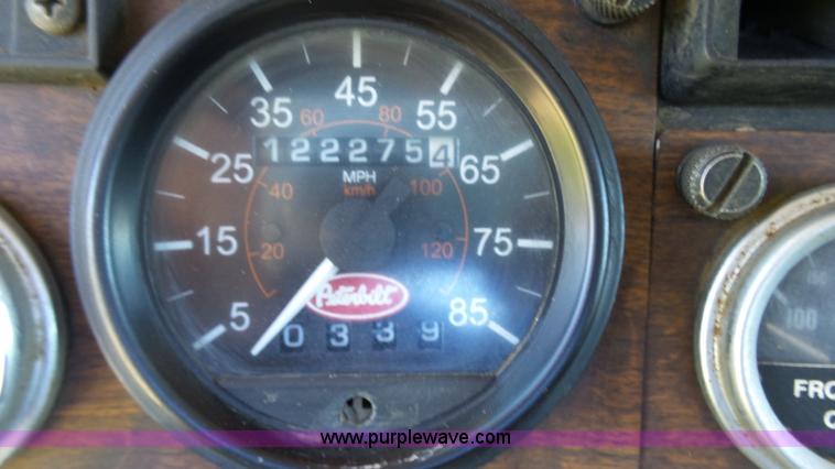 image for item L4814 1990 Peterbilt 379 semi truck