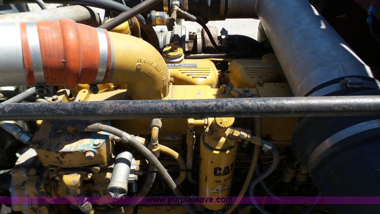 image for item L4814 1990 Peterbilt 379 semi truck