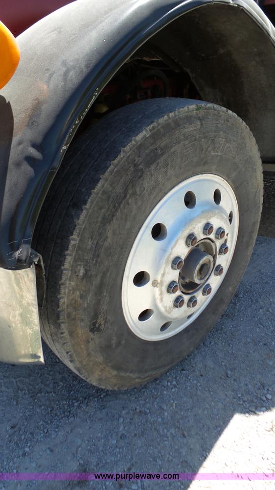 image for item L4814 1990 Peterbilt 379 semi truck