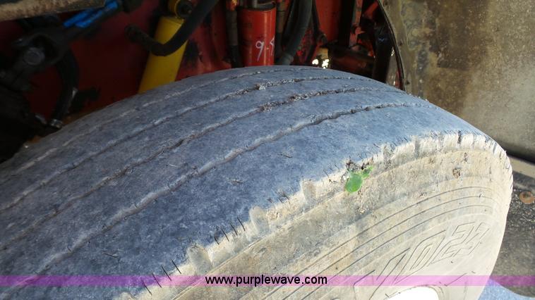 image for item L4814 1990 Peterbilt 379 semi truck