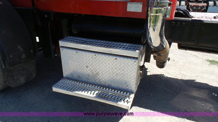 image for item L4814 1990 Peterbilt 379 semi truck