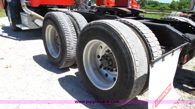 image for item L4814 1990 Peterbilt 379 semi truck