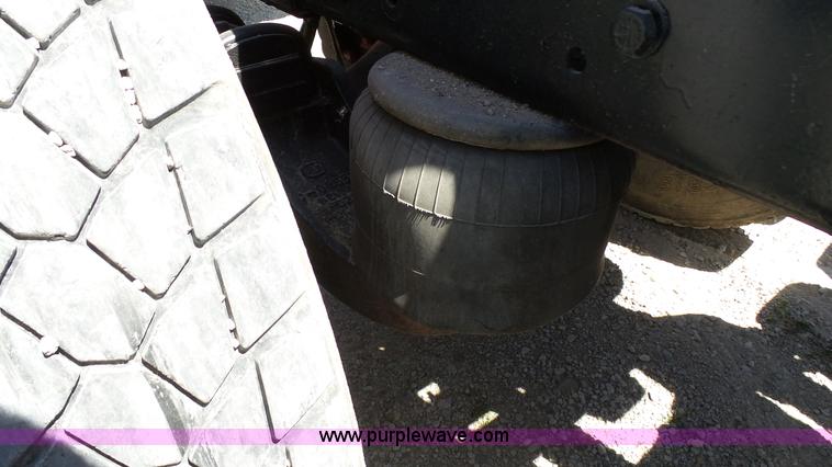 image for item L4814 1990 Peterbilt 379 semi truck