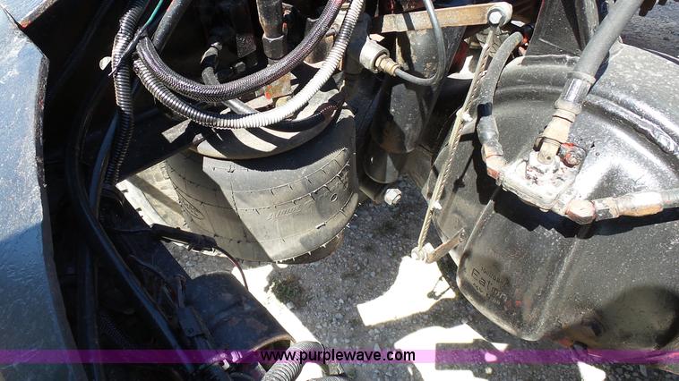 image for item L4814 1990 Peterbilt 379 semi truck