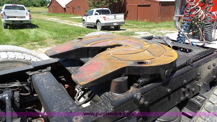 image for item L4814 1990 Peterbilt 379 semi truck