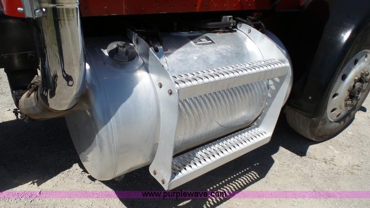 image for item L4814 1990 Peterbilt 379 semi truck