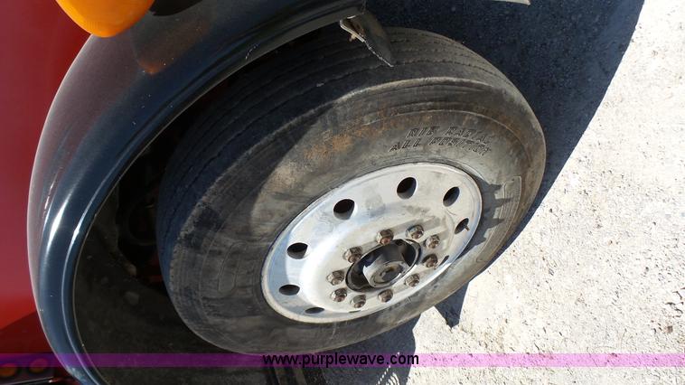 image for item L4814 1990 Peterbilt 379 semi truck