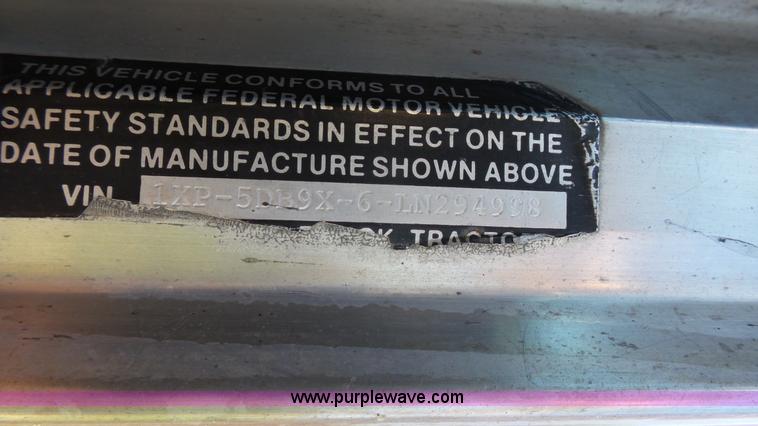 image for item L4814 1990 Peterbilt 379 semi truck