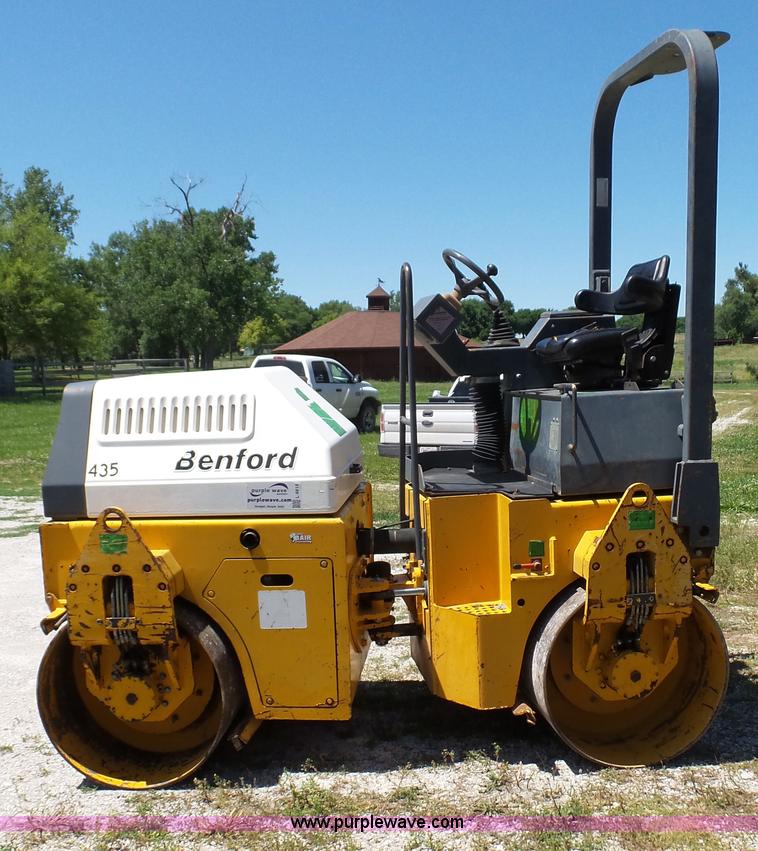 image for item L4815 Benfond TV1200 single drum vibratory roller