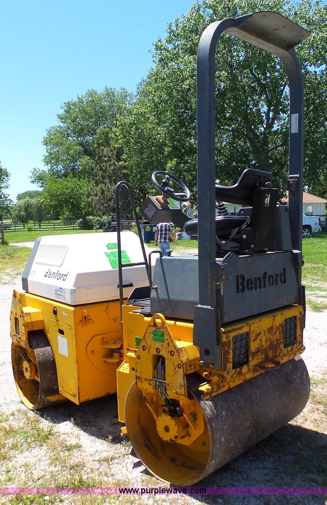 image for item L4815 Benfond TV1200 single drum vibratory roller