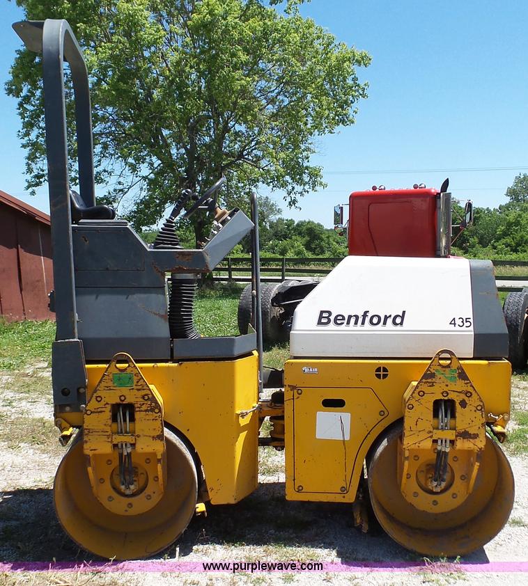 image for item L4815 Benfond TV1200 single drum vibratory roller