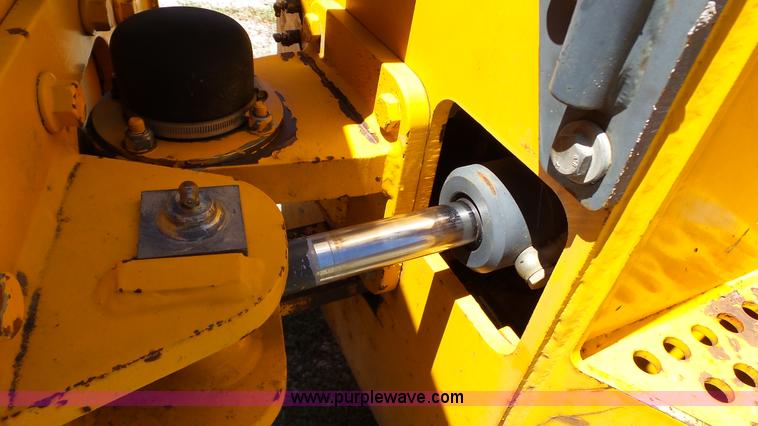 image for item L4815 Benfond TV1200 single drum vibratory roller