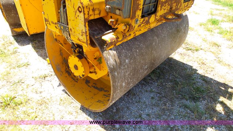 image for item L4815 Benfond TV1200 single drum vibratory roller