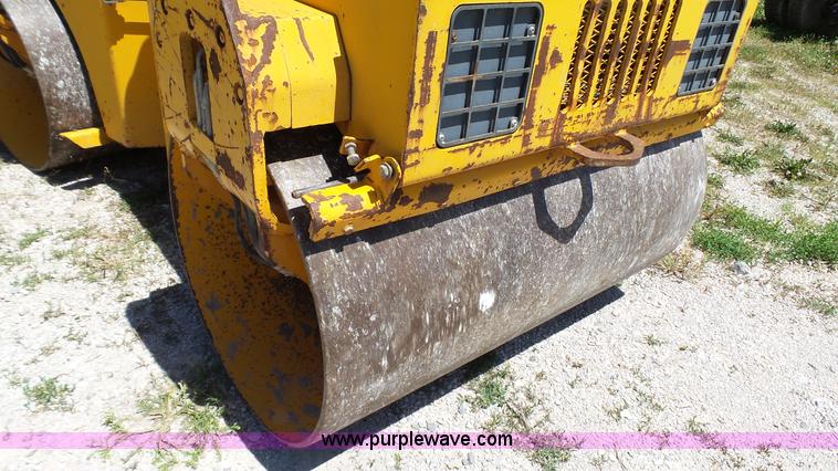 image for item L4815 Benfond TV1200 single drum vibratory roller