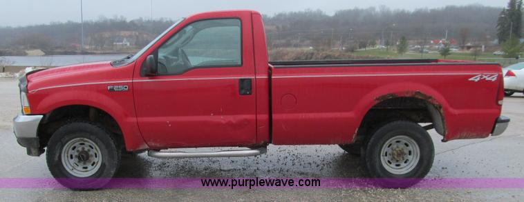 image for item L5676 2004 Ford F250 Super Duty XL pickup truck
