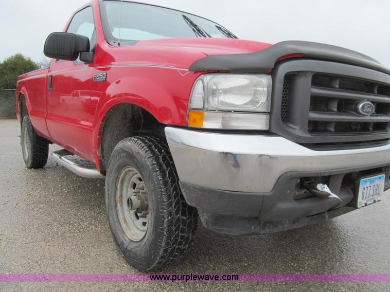 image for item L5676 2004 Ford F250 Super Duty XL pickup truck