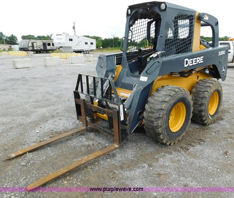 image for item L5849 2011 John Deere 328D skid steer