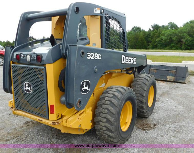image for item L5849 2011 John Deere 328D skid steer