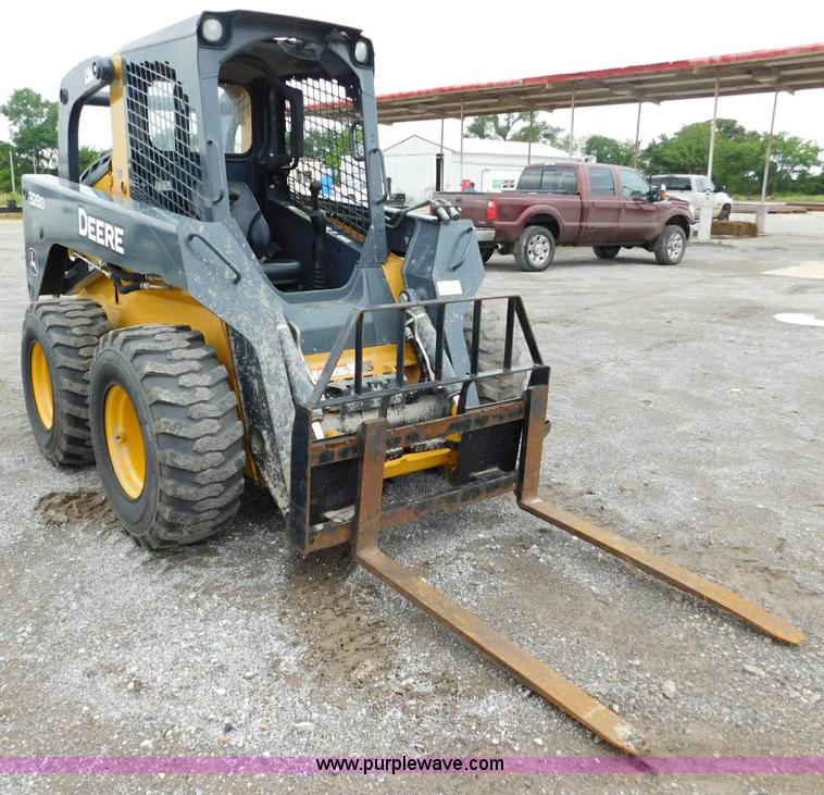 image for item L5849 2011 John Deere 328D skid steer