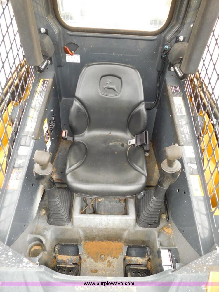 image for item L5849 2011 John Deere 328D skid steer