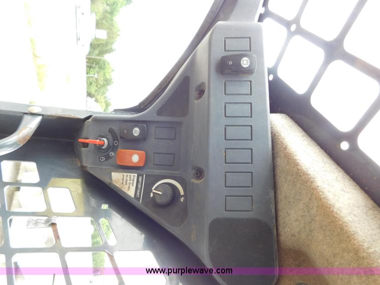 image for item L5849 2011 John Deere 328D skid steer