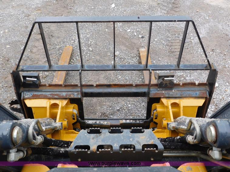 image for item L5849 2011 John Deere 328D skid steer