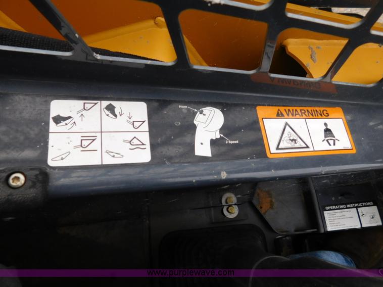 image for item L5849 2011 John Deere 328D skid steer