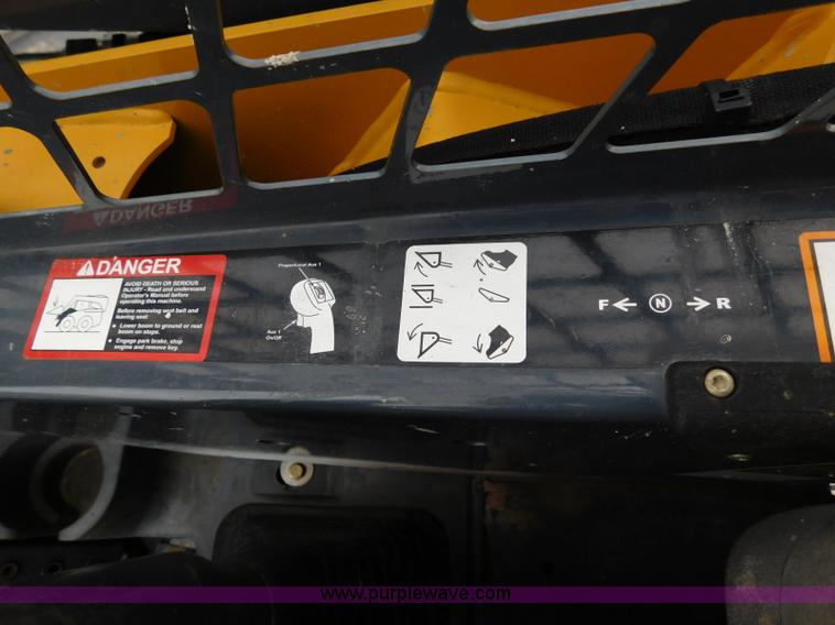 image for item L5849 2011 John Deere 328D skid steer