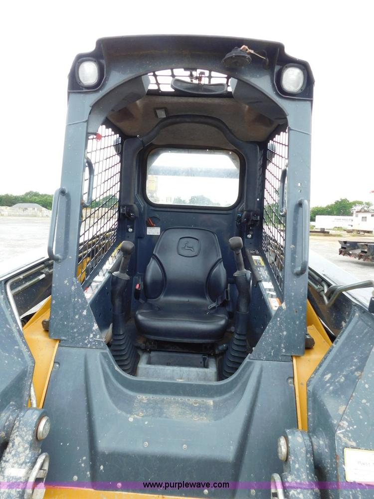 image for item L5849 2011 John Deere 328D skid steer