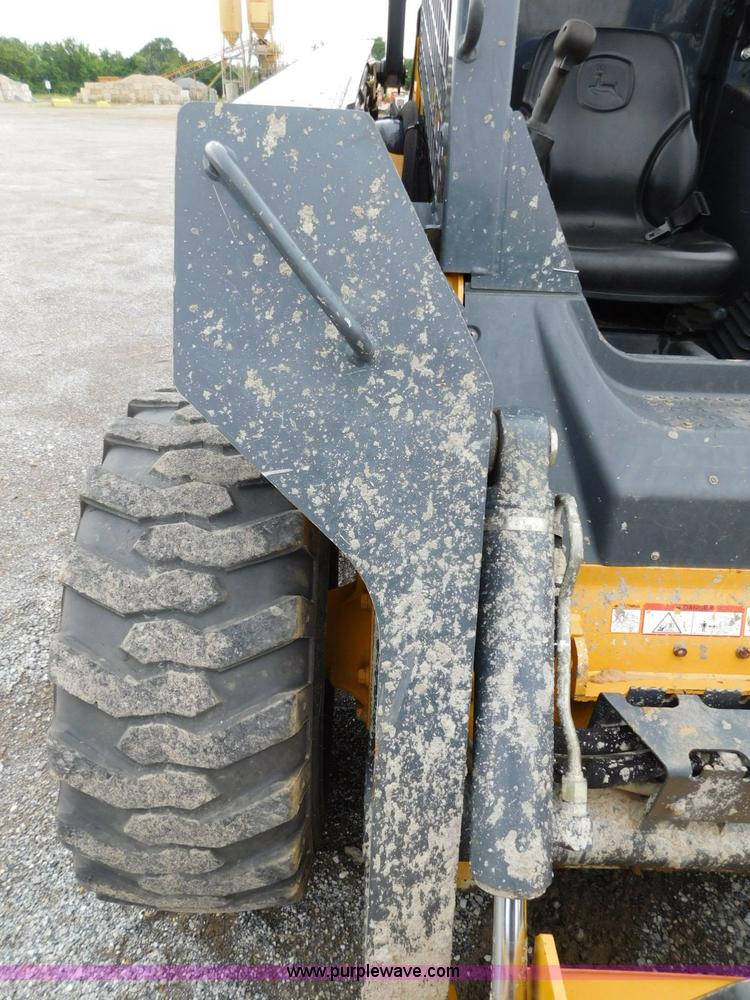 image for item L5849 2011 John Deere 328D skid steer