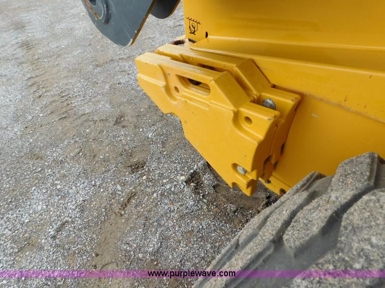 image for item L5849 2011 John Deere 328D skid steer