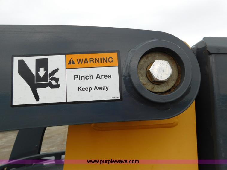 image for item L5849 2011 John Deere 328D skid steer