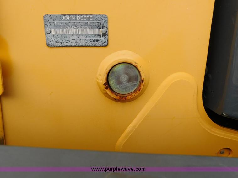 image for item L5849 2011 John Deere 328D skid steer