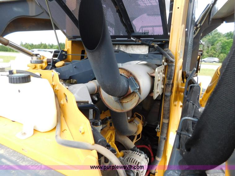 image for item L5849 2011 John Deere 328D skid steer