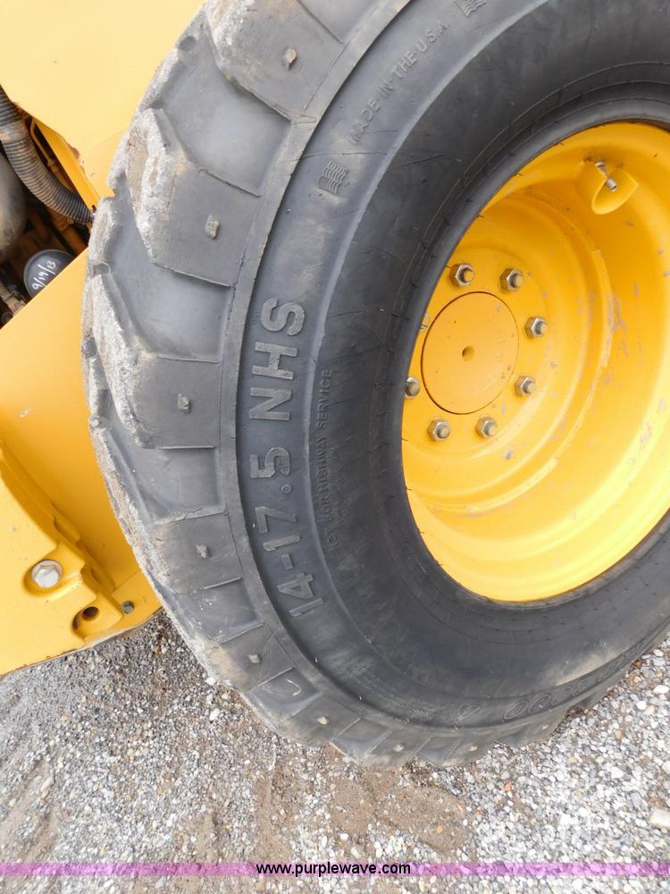 image for item L5849 2011 John Deere 328D skid steer