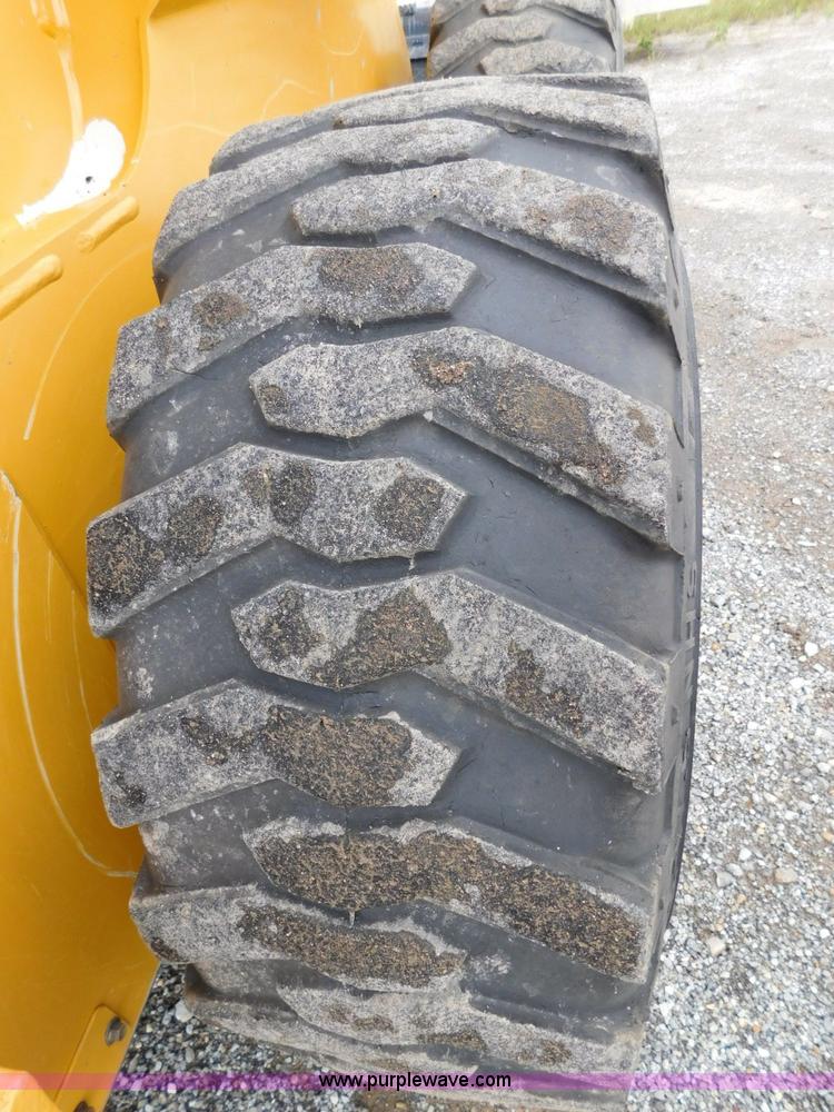 image for item L5849 2011 John Deere 328D skid steer