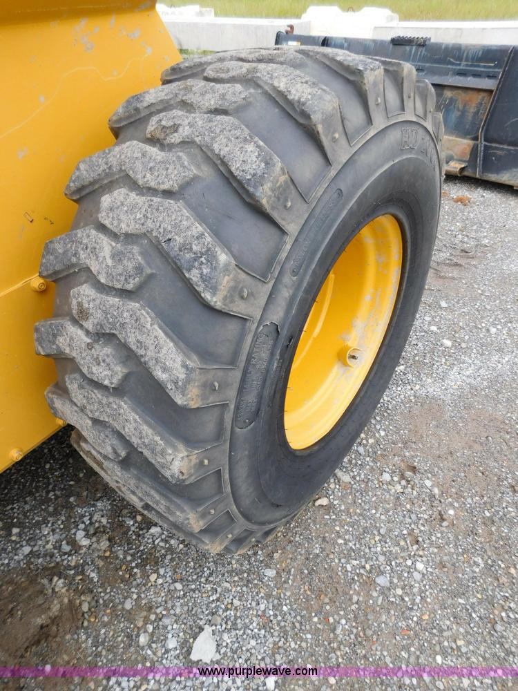 image for item L5849 2011 John Deere 328D skid steer