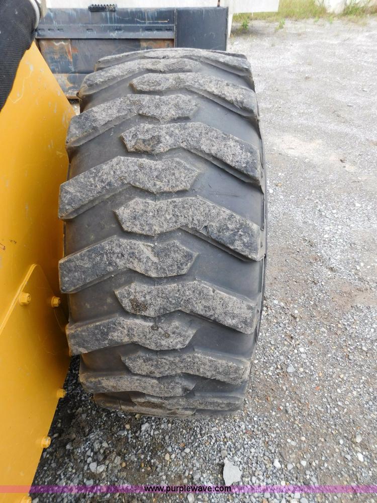 image for item L5849 2011 John Deere 328D skid steer