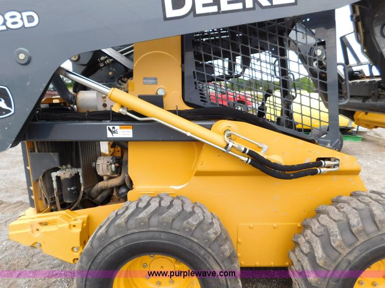 image for item L5849 2011 John Deere 328D skid steer