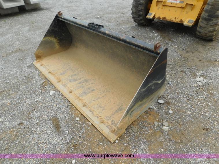 image for item L5849 2011 John Deere 328D skid steer