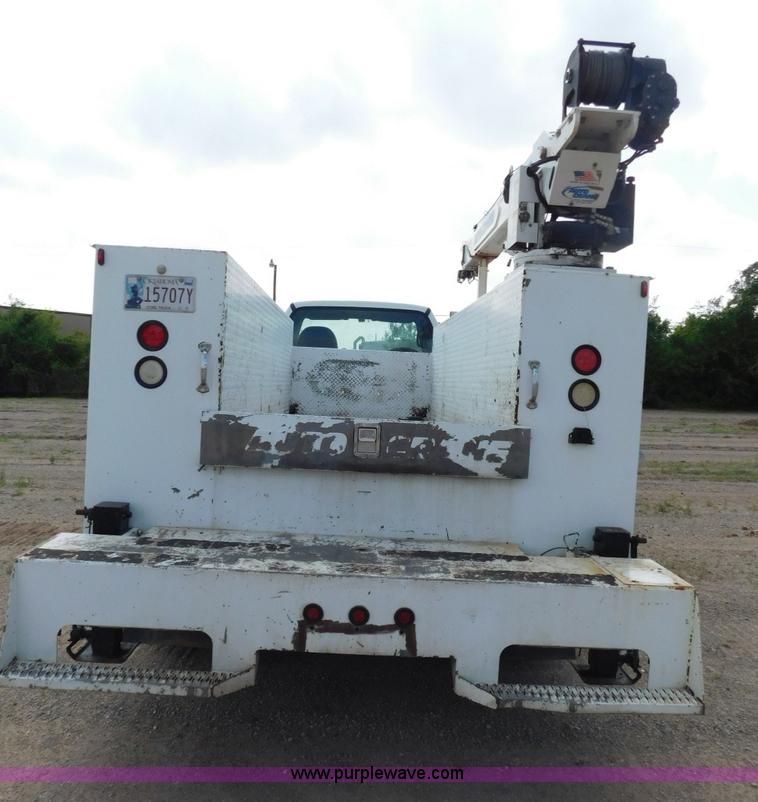 image for item L5855 2005 Ford F750 Super Duty service truck with crane