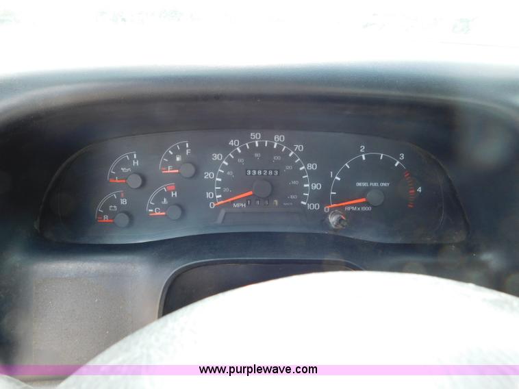 image for item L5855 2005 Ford F750 Super Duty service truck with crane