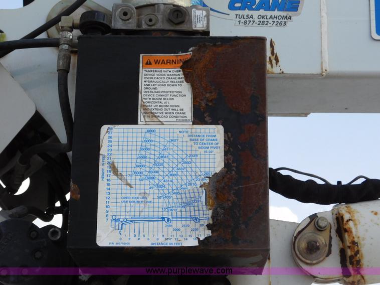 image for item L5855 2005 Ford F750 Super Duty service truck with crane