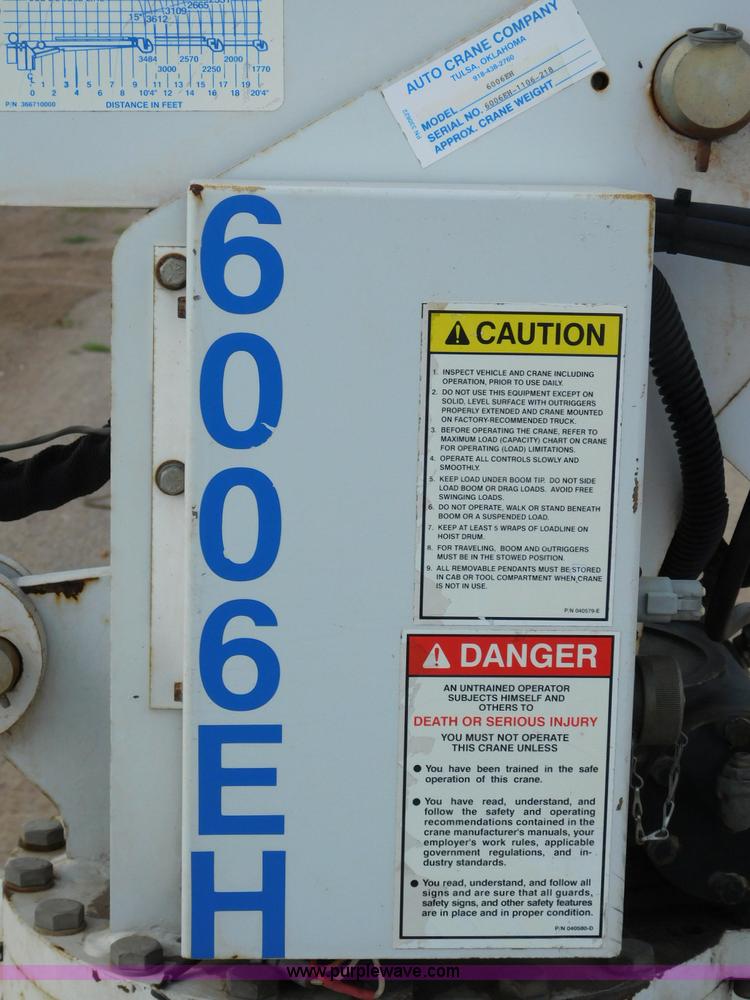 image for item L5855 2005 Ford F750 Super Duty service truck with crane