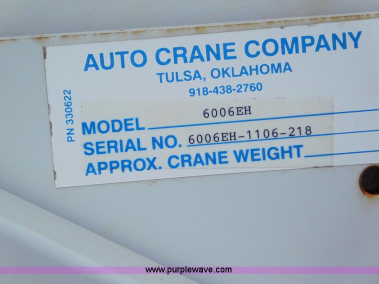 image for item L5855 2005 Ford F750 Super Duty service truck with crane